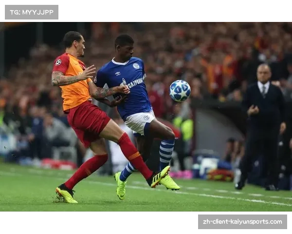 荷兰门将出球失误暴露防线问题 朝鲜前锋积极逼抢收获进球